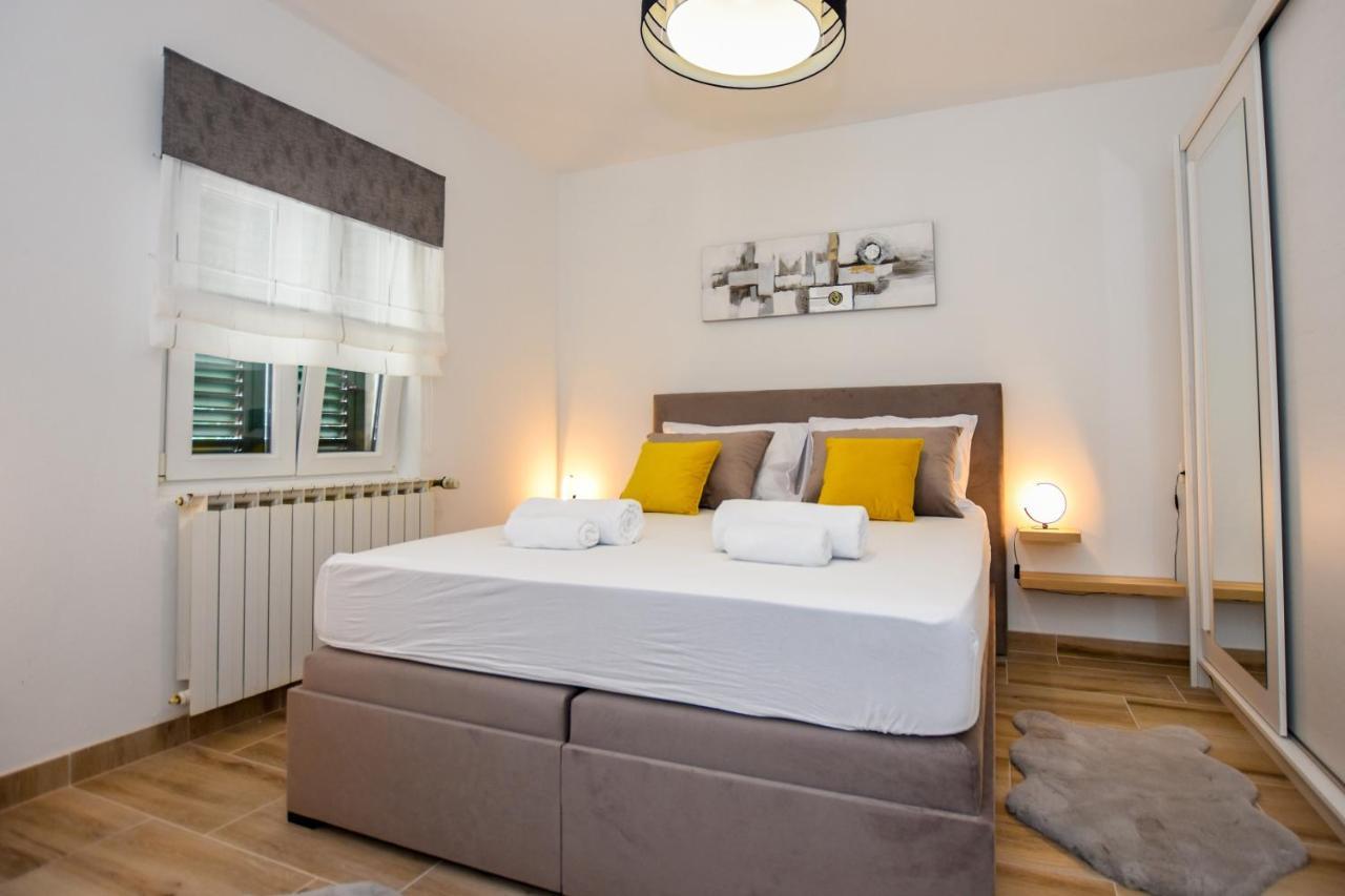 Apartment Plazibat