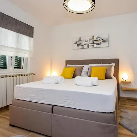 Apartmani Plazibat Mandre Exteriör bild