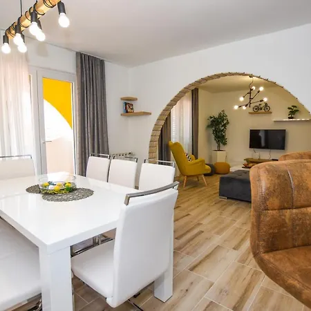 Apartmani Plazibat Mandre Exteriör bild