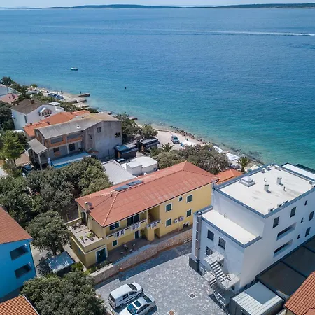 Apartmani Plazibat Mandre Exteriör bild