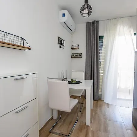 Apartmani Plazibat Mandre Exteriör bild