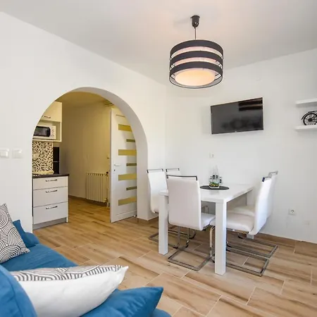 Apartmani Plazibat Mandre Exteriör bild