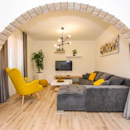 Apartmani Plazibat Mandre Exteriör bild