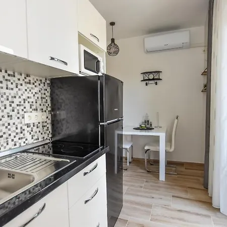 Apartmani Plazibat Mandre Exteriör bild