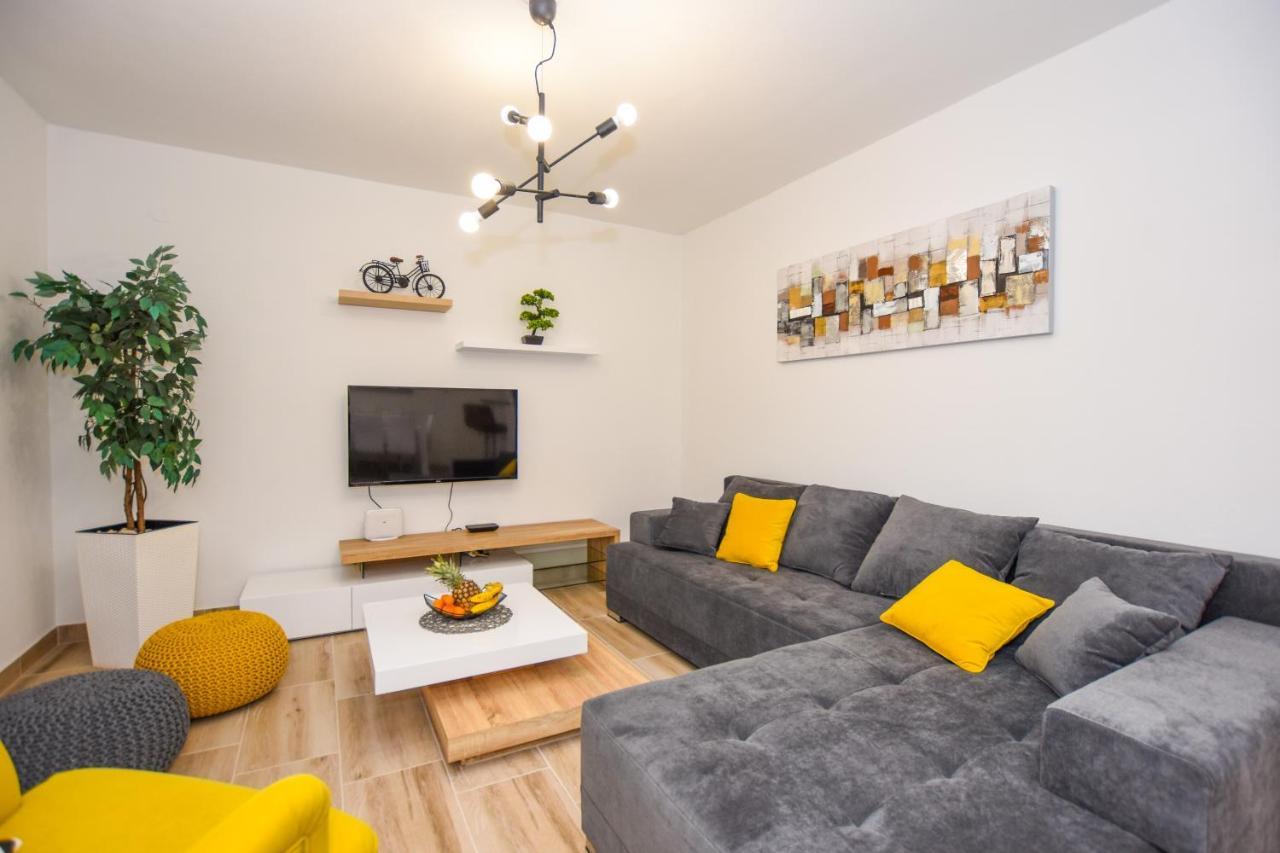 Apartament Plazibat Mandre